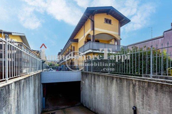 appartamento in vendita a Cislago in zona Massina