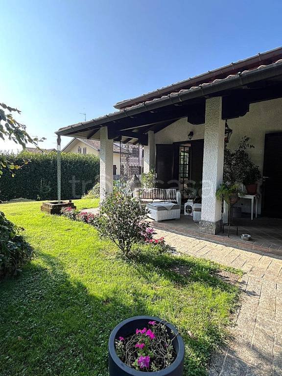 casa indipendente in vendita a Cislago