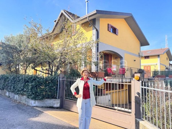 casa indipendente in vendita a Cislago in zona Massina