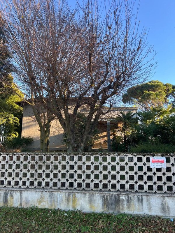 casa indipendente in vendita a Cislago