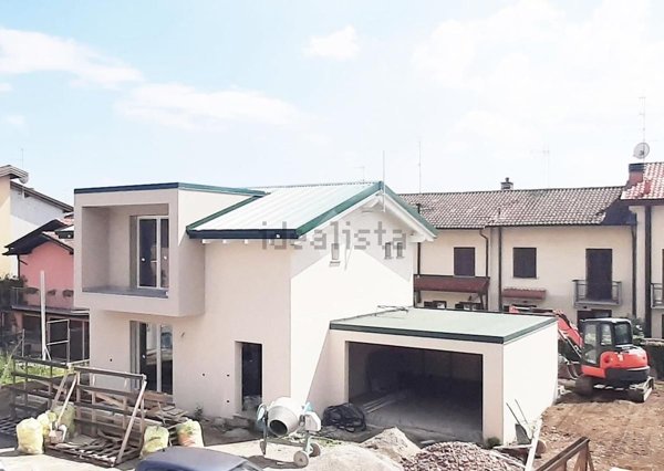 casa indipendente in vendita a Cislago