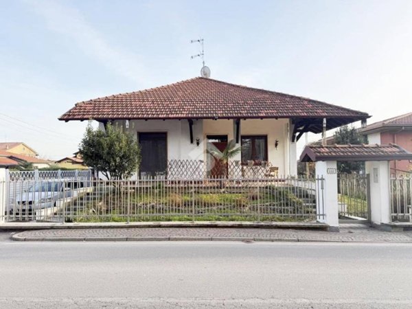 casa indipendente in vendita a Cislago in zona Massina