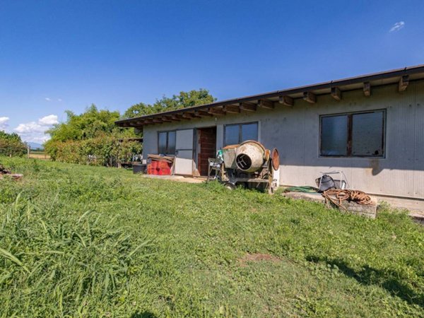 negozio in vendita a Cislago