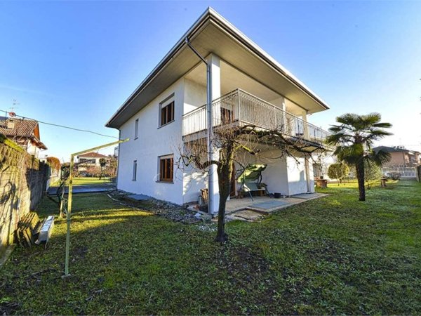 casa indipendente in vendita a Cislago in zona Massina