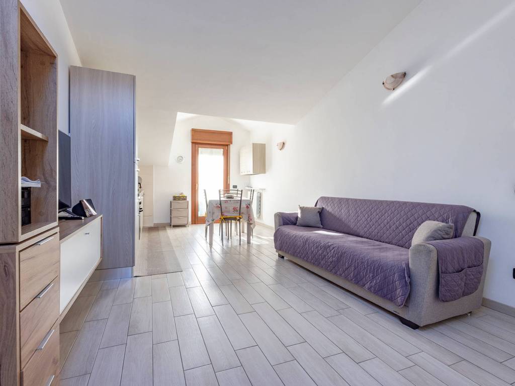 appartamento in vendita a Cislago in zona Massina