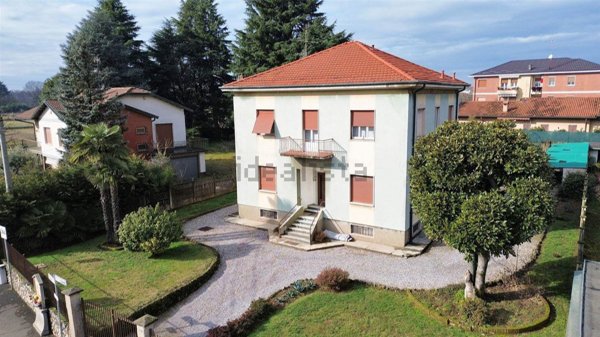 casa indipendente in vendita a Cislago