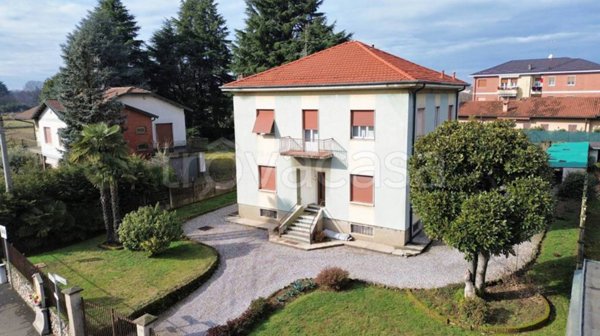 casa indipendente in vendita a Cislago
