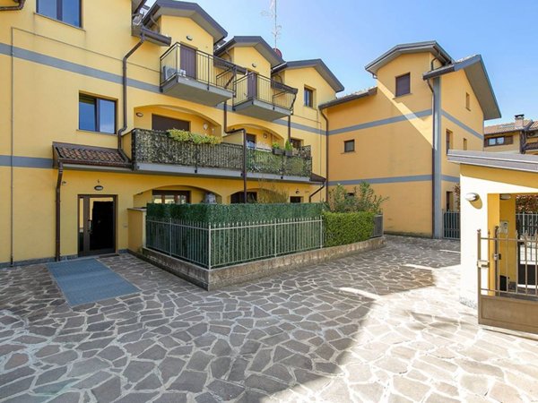 appartamento in vendita a Cislago in zona Massina