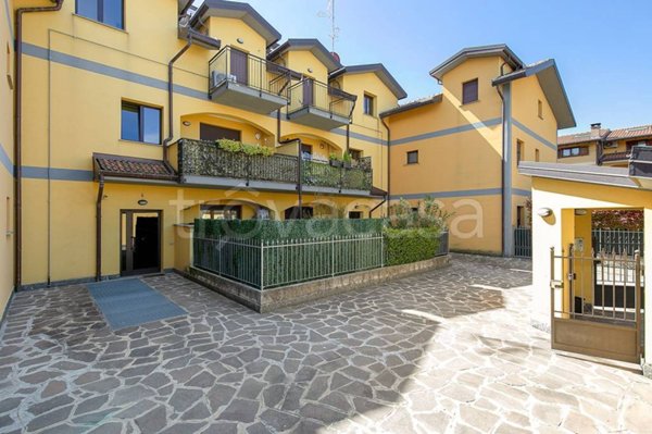 appartamento in vendita a Cislago in zona Massina