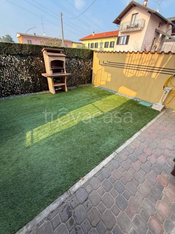 appartamento in vendita a Cislago in zona Massina