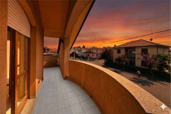 casa indipendente in vendita a Cislago