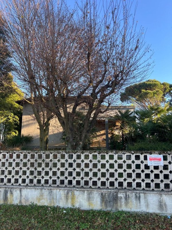 casa indipendente in vendita a Cislago