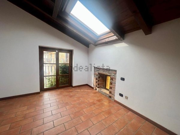 casa indipendente in vendita a Cislago