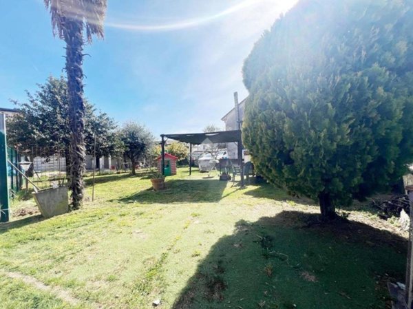 casa indipendente in vendita a Cislago in zona Massina