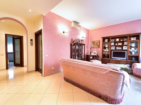 casa indipendente in vendita a Cislago