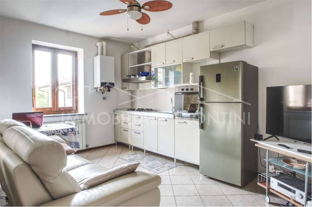appartamento in vendita a Cislago in zona Massina