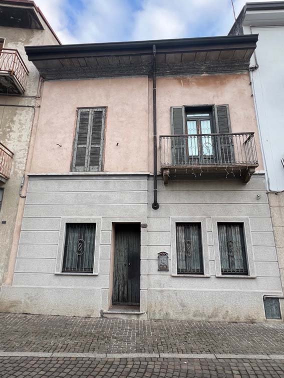 casa indipendente in vendita a Cislago
