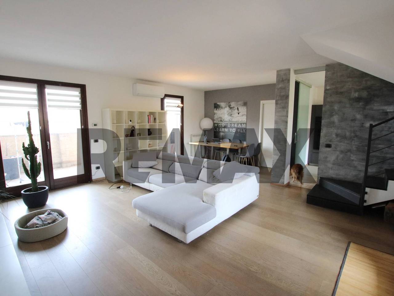 appartamento in vendita a Cislago in zona Mombello