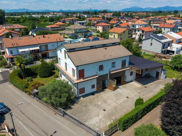 casa indipendente in vendita a Cislago
