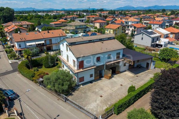 casa indipendente in vendita a Cislago