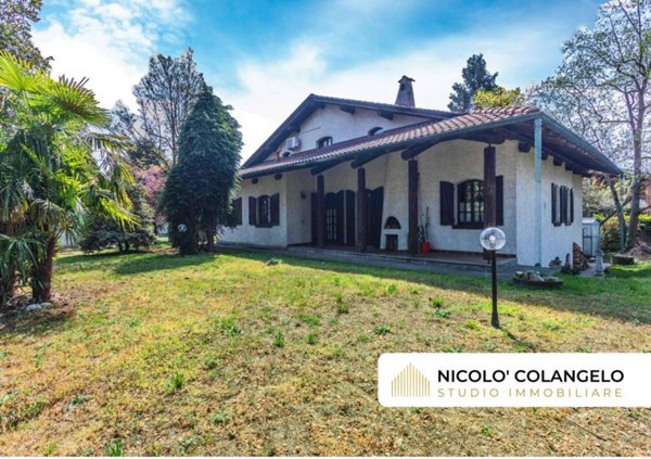 casa indipendente in vendita a Cislago