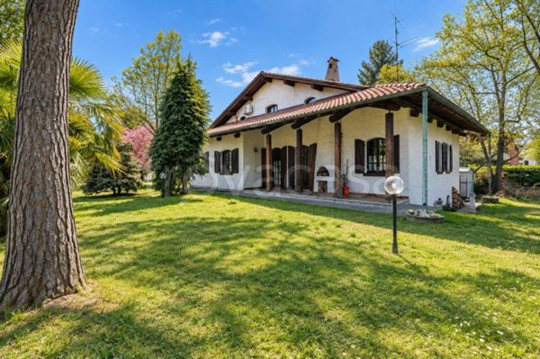 casa indipendente in vendita a Cislago