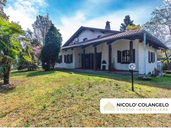 casa indipendente in vendita a Cislago