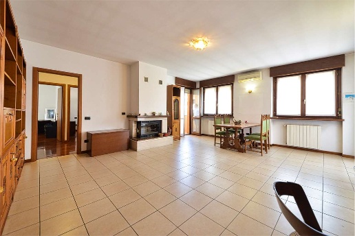 casa indipendente in vendita a Cislago in zona Massina