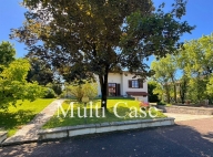 casa indipendente in vendita a Cislago in zona Massina