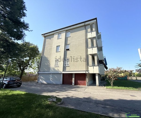 appartamento in vendita a Cislago in zona Massina