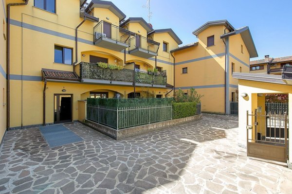 appartamento in vendita a Cislago in zona Massina