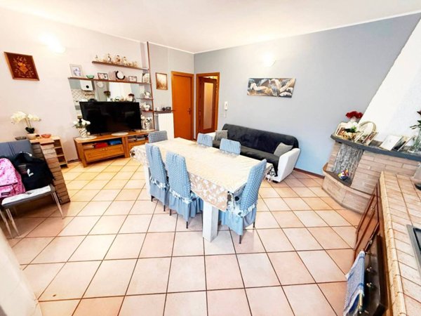 appartamento in vendita a Cislago in zona Massina