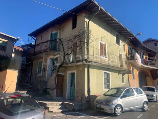 casa indipendente in vendita a Cittiglio