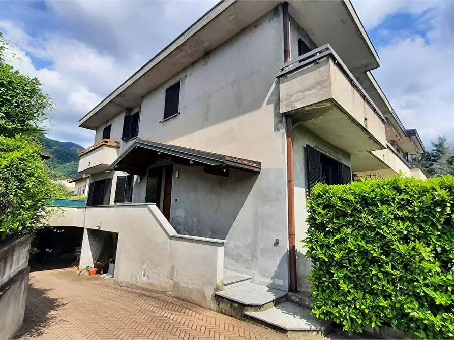 casa indipendente in vendita a Cittiglio