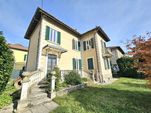 casa indipendente in vendita a Cittiglio
