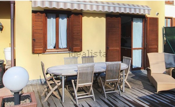 casa indipendente in vendita a Cittiglio