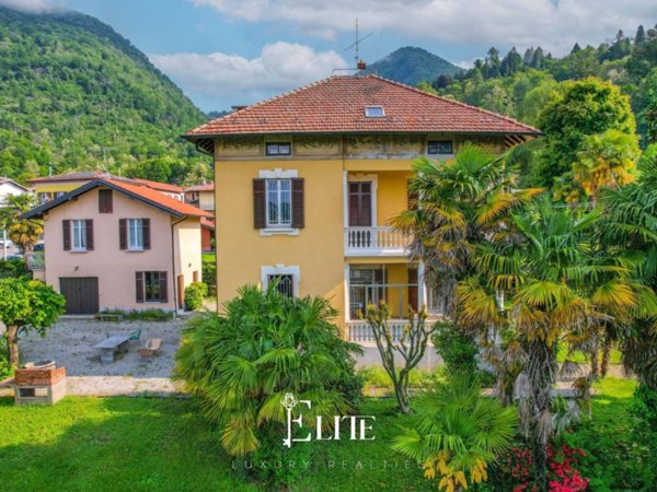 casa indipendente in vendita a Cittiglio