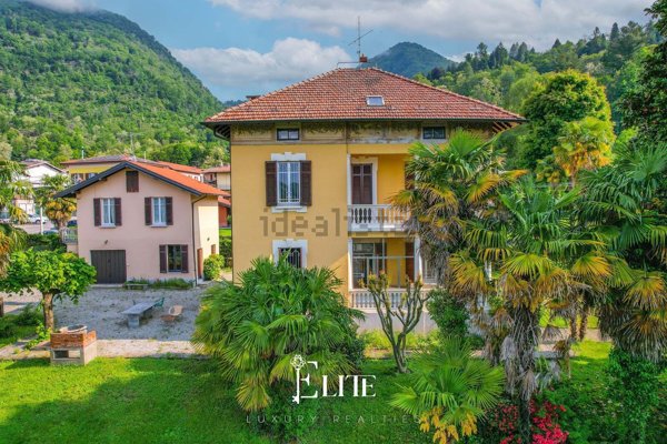 casa indipendente in vendita a Cittiglio