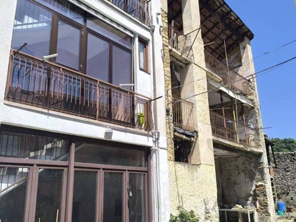 casa indipendente in vendita a Cittiglio