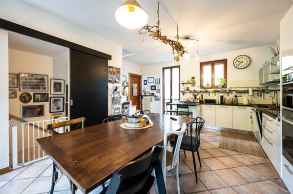 casa indipendente in vendita a Cittiglio