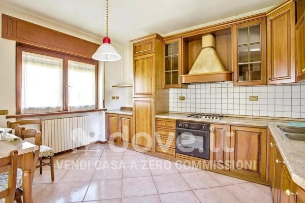 casa indipendente in vendita a Cittiglio