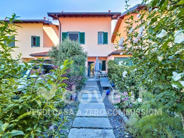 casa indipendente in vendita a Cittiglio