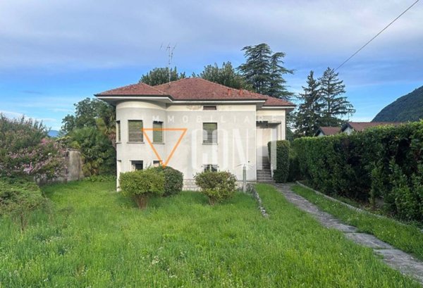 casa indipendente in vendita a Cittiglio