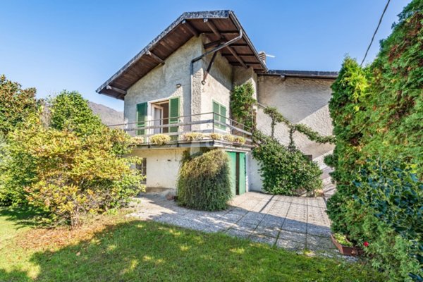 casa indipendente in vendita a Cittiglio