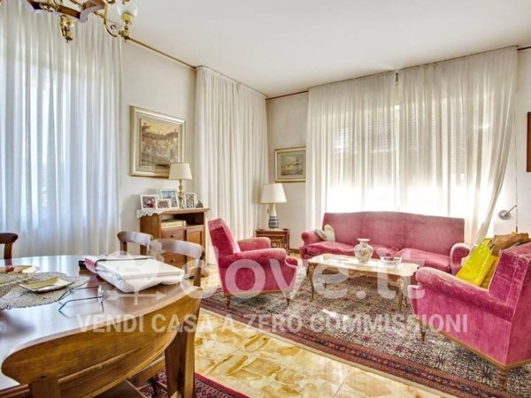 casa indipendente in vendita a Cittiglio