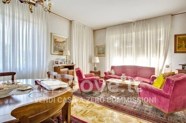 casa indipendente in vendita a Cittiglio