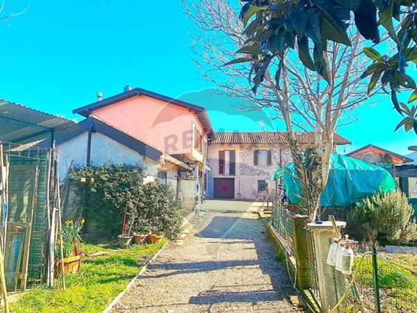 casa indipendente in vendita a Cittiglio