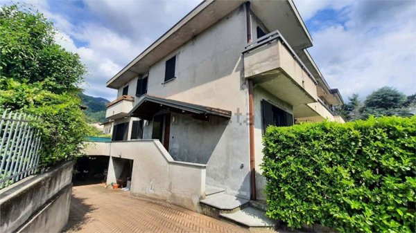 casa indipendente in vendita a Cittiglio