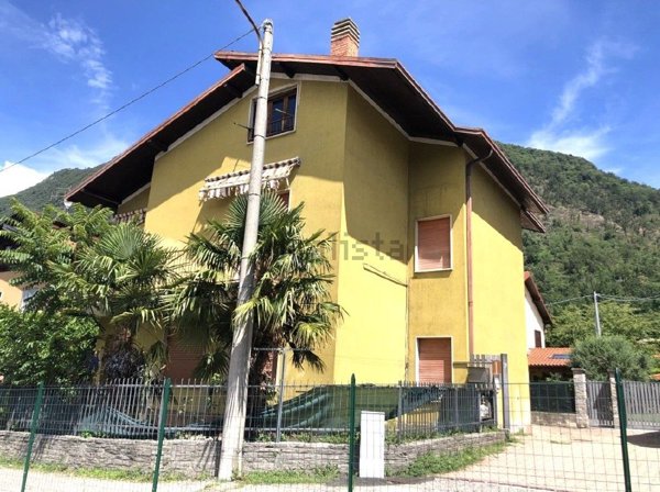 casa indipendente in vendita a Cittiglio