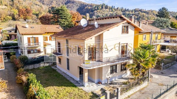 casa indipendente in vendita a Cittiglio